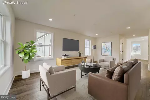 8156 Hog Neck Rd, Pasadena, MD 21122 photo 8