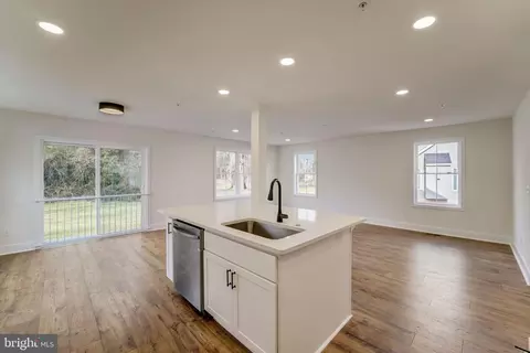 8156 Hog Neck Rd, Pasadena, MD 21122 photo 23