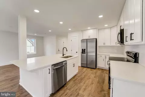 8156 Hog Neck Rd, Pasadena, MD 21122 photo 18