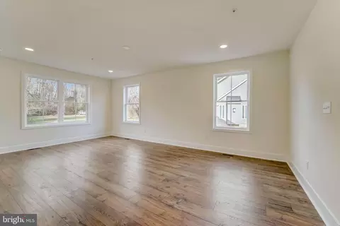 8156 Hog Neck Rd, Pasadena, MD 21122 photo 10