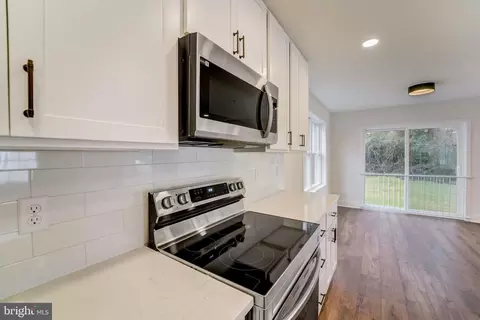8156 Hog Neck Rd, Pasadena, MD 21122 photo 22