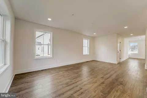 8156 Hog Neck Rd, Pasadena, MD 21122 photo 11