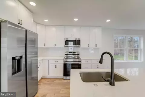8156 Hog Neck Rd, Pasadena, MD 21122 photo 25