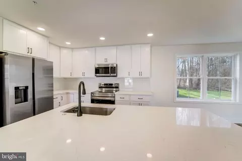 8156 Hog Neck Rd, Pasadena, MD 21122 photo 26