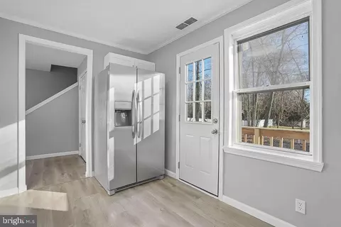 8003 Belhaven Ave, Pasadena, MD 21122 photo 5