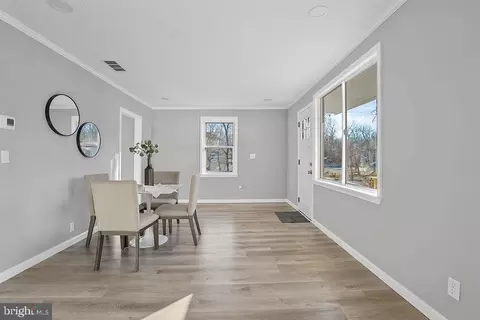 8003 Belhaven Ave, Pasadena, MD 21122 photo 9