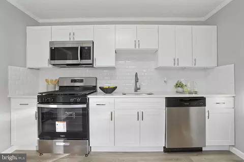 8003 Belhaven Ave, Pasadena, MD 21122 photo 3