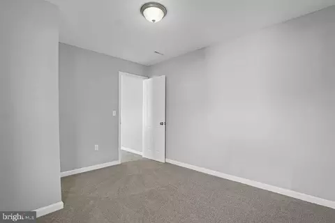 8003 Belhaven Ave, Pasadena, MD 21122 photo 13