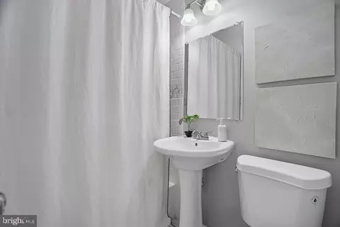 8003 Belhaven Ave, Pasadena, MD 21122 photo 11