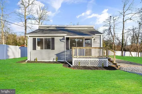 8003 Belhaven Ave, Pasadena, MD 21122