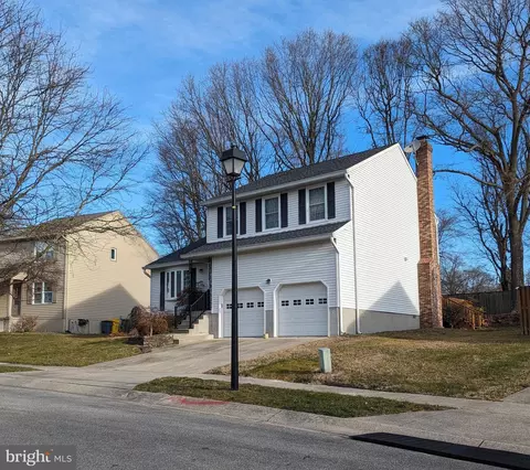 1206 Ripple Ct, Pasadena, MD 21122