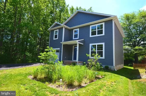 621 Park Pl, Deale, MD 20751