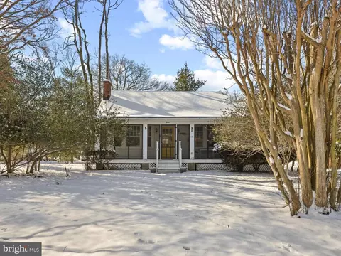 Exterior - 12 Cushing Ave, Annapolis, MD 21403 photo 6 of 22