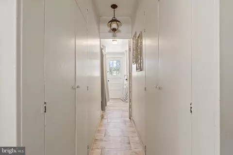 Entry Way - 12 Cushing Ave, Annapolis, MD 21403 photo 2 of 3