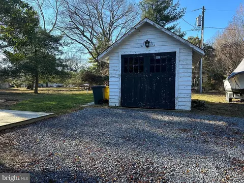 Exterior - 12 Cushing Ave, Annapolis, MD 21403 photo 9 of 22
