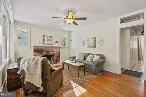 Living - 12 Cushing Ave, Annapolis, MD 21403 photo 2 of 5