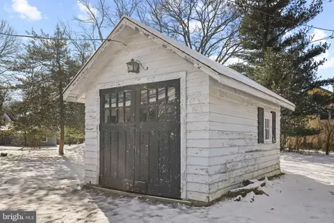Exterior - 12 Cushing Ave, Annapolis, MD 21403 photo 10 of 22
