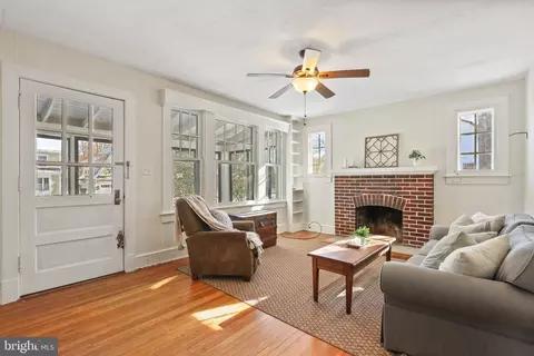 Living - 12 Cushing Ave, Annapolis, MD 21403 photo 1 of 5