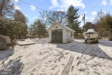 Exterior - 12 Cushing Ave, Annapolis, MD 21403 photo 11 of 22