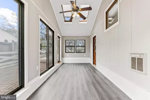 271 Hickory Point Rd, Pasadena, MD 21122 photo 16