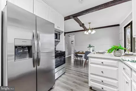 271 Hickory Point Rd, Pasadena, MD 21122 photo 8