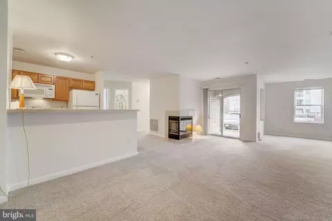 Living - 10 D Hearthstone Ct #D, Annapolis, MD 21403 photo 3 of 5