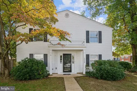 1726 Farmington Ct, Crofton, MD 21114