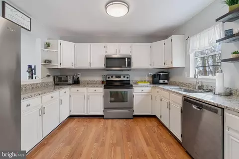 2534 Ambling Cir, Crofton, MD 21114 photo 2