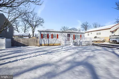 708 209th St, Pasadena, MD 21122 photo 4