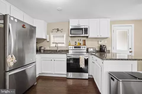 708 209th St, Pasadena, MD 21122 photo 9