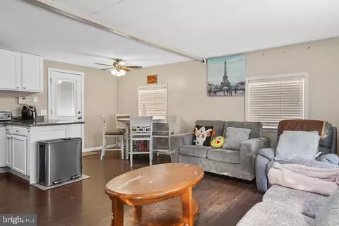 708 209th St, Pasadena, MD 21122 photo 7
