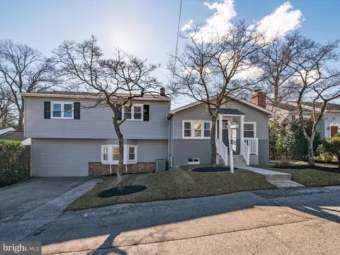 Exterior - 813 208th St, Pasadena, MD 21122 photo 8 of 9