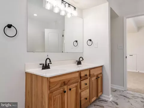 Bath - 813 208th St, Pasadena, MD 21122 photo 6 of 7
