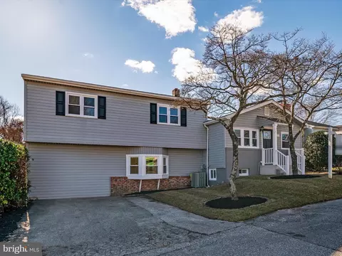 Exterior - 813 208th St, Pasadena, MD 21122 photo 3 of 9