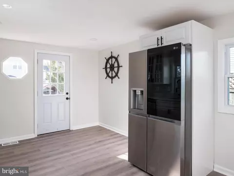 Kitchen - 813 208th St, Pasadena, MD 21122 photo 4 of 4