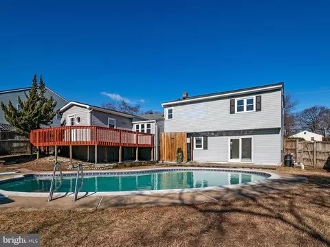 Exterior - 813 208th St, Pasadena, MD 21122 photo 6 of 9