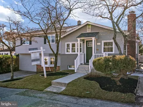 Exterior - 813 208th St, Pasadena, MD 21122 photo 2 of 9