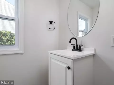 Bath - 813 208th St, Pasadena, MD 21122 photo 1 of 7