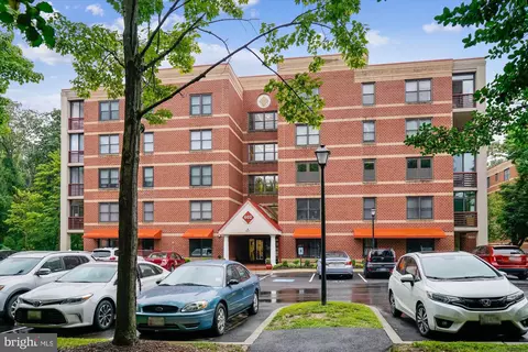 602 Mckinsey Park Dr #203, Severna Park, MD 21146