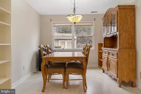 Dining - 962 9th St, Pasadena, MD 21122 photo 1 of 4