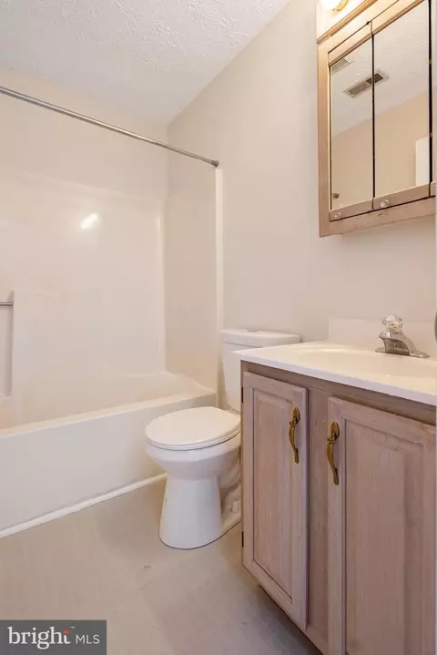 Bath - 962 9th St, Pasadena, MD 21122 photo 2 of 2