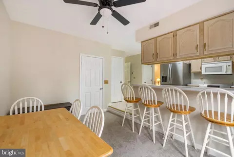 Dining - 962 9th St, Pasadena, MD 21122 photo 3 of 4