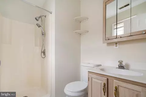 Bath - 962 9th St, Pasadena, MD 21122 photo 1 of 2