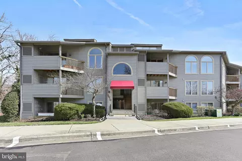 2010 Quay Village Ct #202, Annapolis, MD 21403