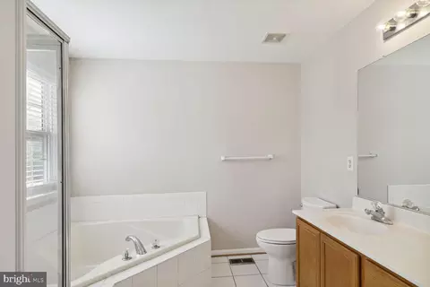 Bath - 813 209th St, Pasadena, MD 21122 photo 3 of 4
