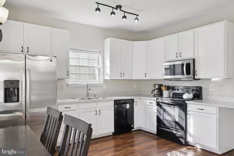 Kitchen - 813 209th St, Pasadena, MD 21122 photo 1 of 2