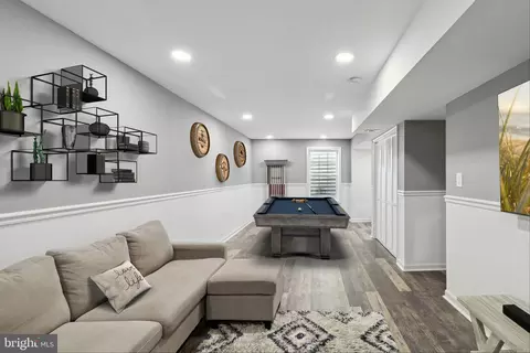 Living - 813 209th St, Pasadena, MD 21122 photo 10 of 10