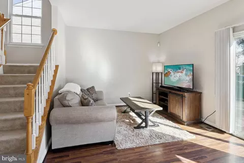 Living - 813 209th St, Pasadena, MD 21122 photo 8 of 10