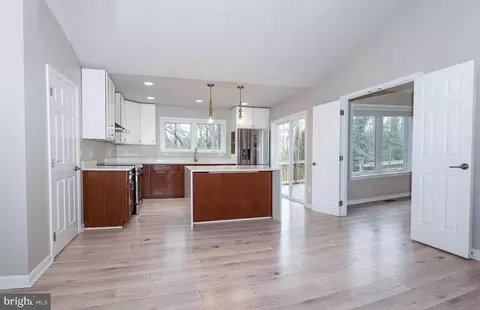 Kitchen - 327 N Ferry Point Rd, Pasadena, MD 21122 photo 6 of 6