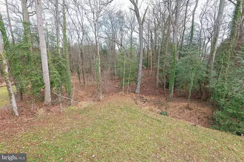 Exterior - 327 N Ferry Point Rd, Pasadena, MD 21122 photo 9 of 22